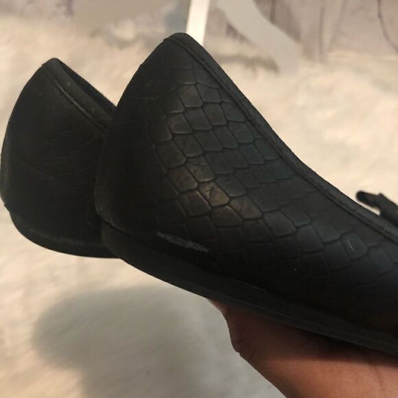 Bar III Penguins flats bow detail 6M - Picture 5 of 7